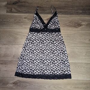La Vi en Rose Leopard Print Lace Trim Chemise Slip Medium